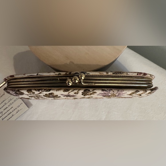 VINTAGE Baronet Fifth Avenue NY Floral Tapestry KissLock Clutch
